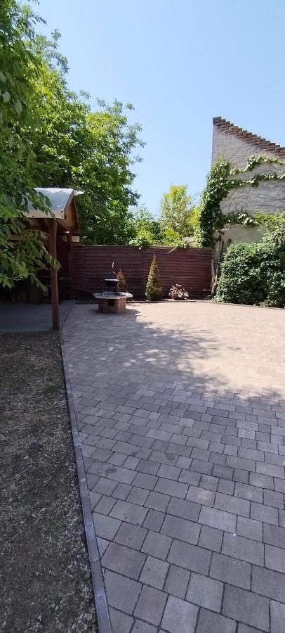 Levendula apartmanház Hajduszoboszlo Exterior foto