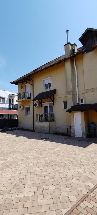 Levendula apartmanház Hajduszoboszlo Exterior foto